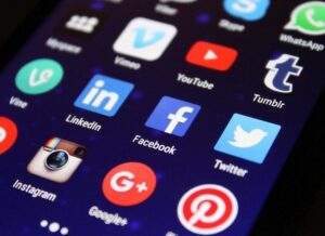 Adventure Web Interactive Social Media Tips